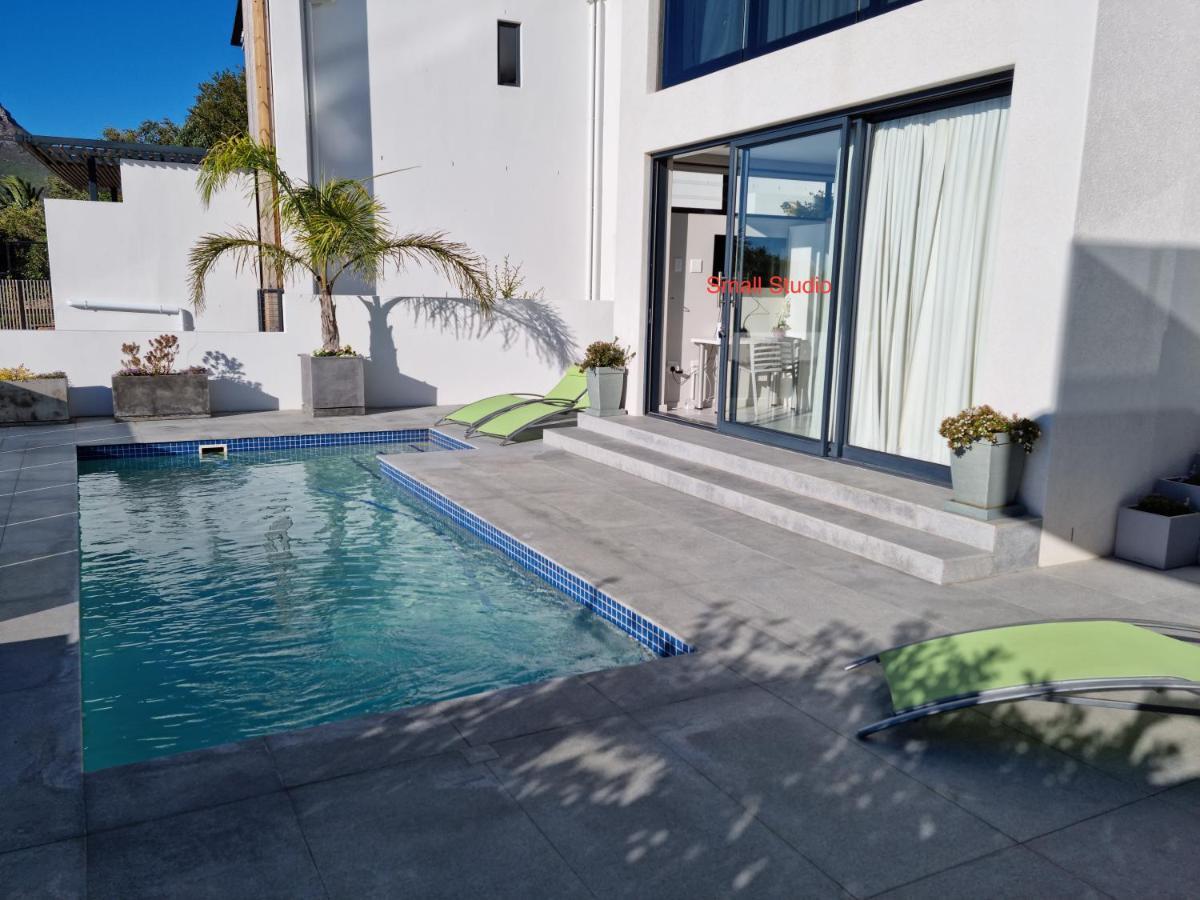 Camps Bay Cosy Accommodation كيب تاون المظهر الخارجي الصورة