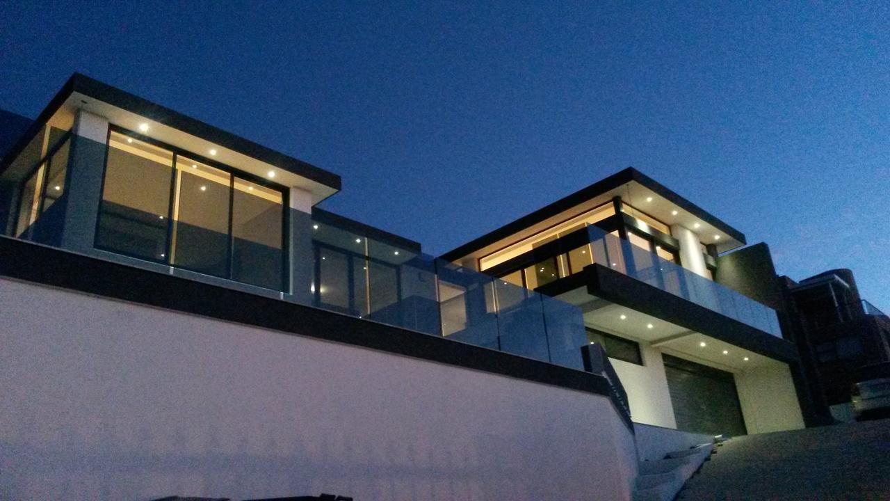 Camps Bay Cosy Accommodation كيب تاون المظهر الخارجي الصورة